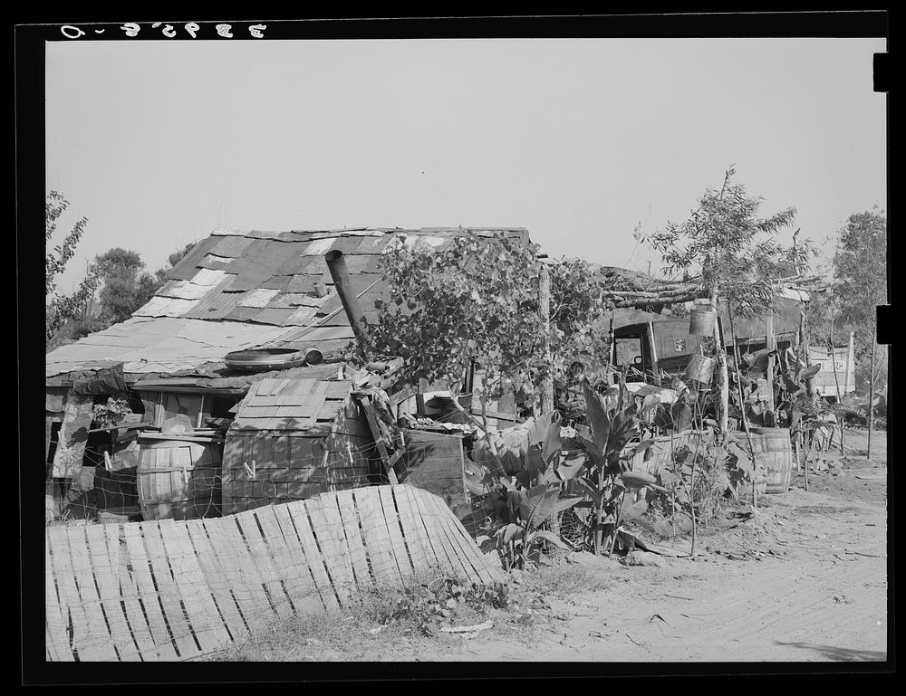 Shack and surroundings. Mays Avenue camp, Oklahoma City, Oklahoma by Russell Lee