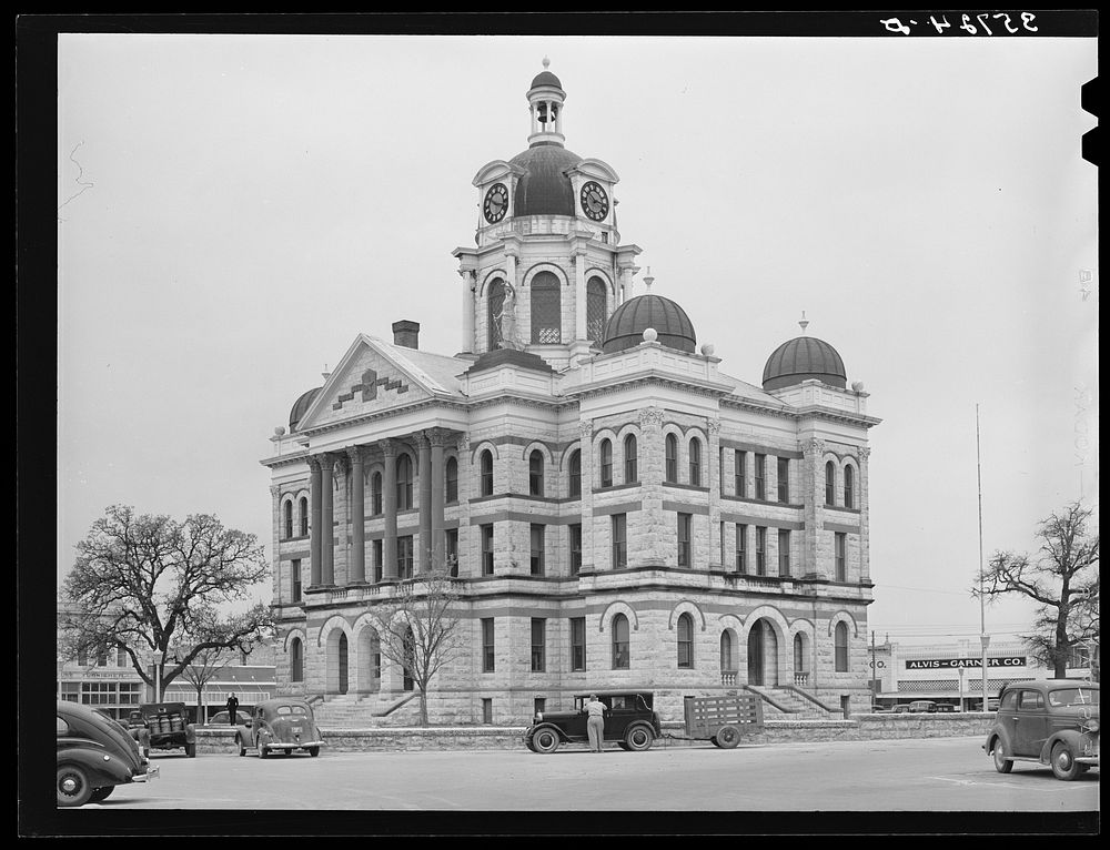 Courthouse. Gatesville, Texas by Russell Lee