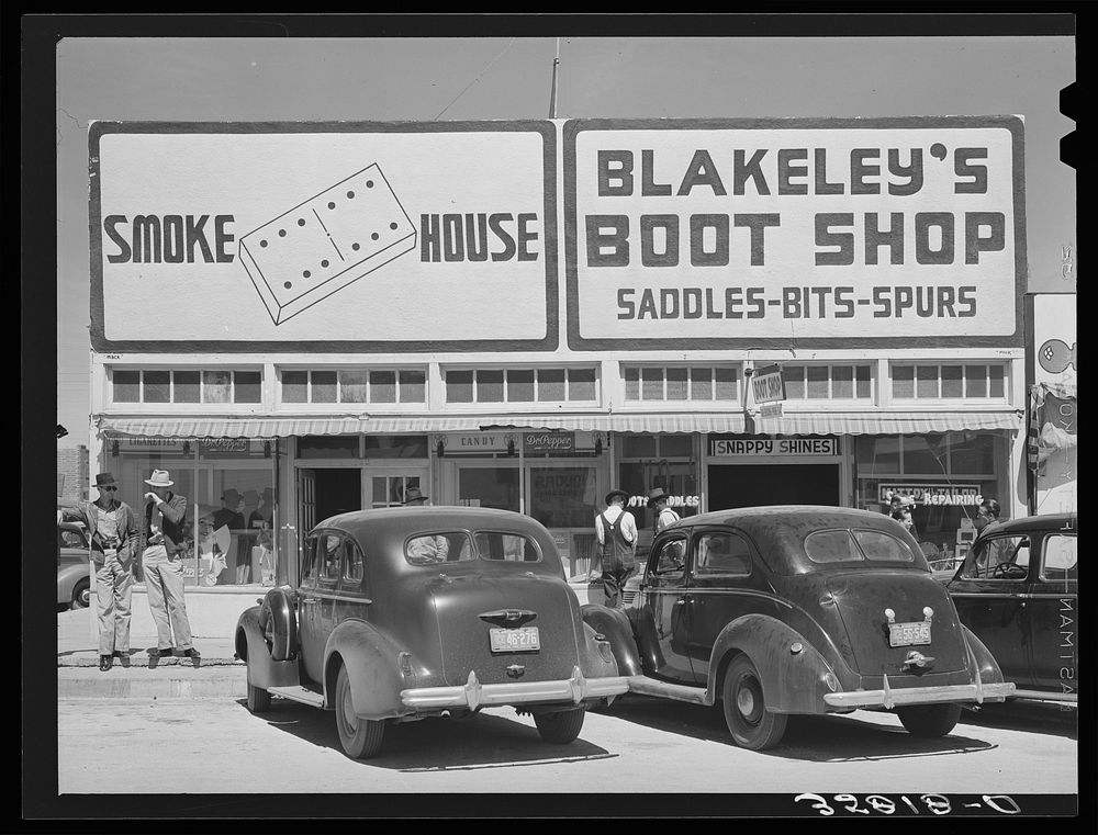 Store Hobbs, New Mexico, oil Free Photo rawpixel