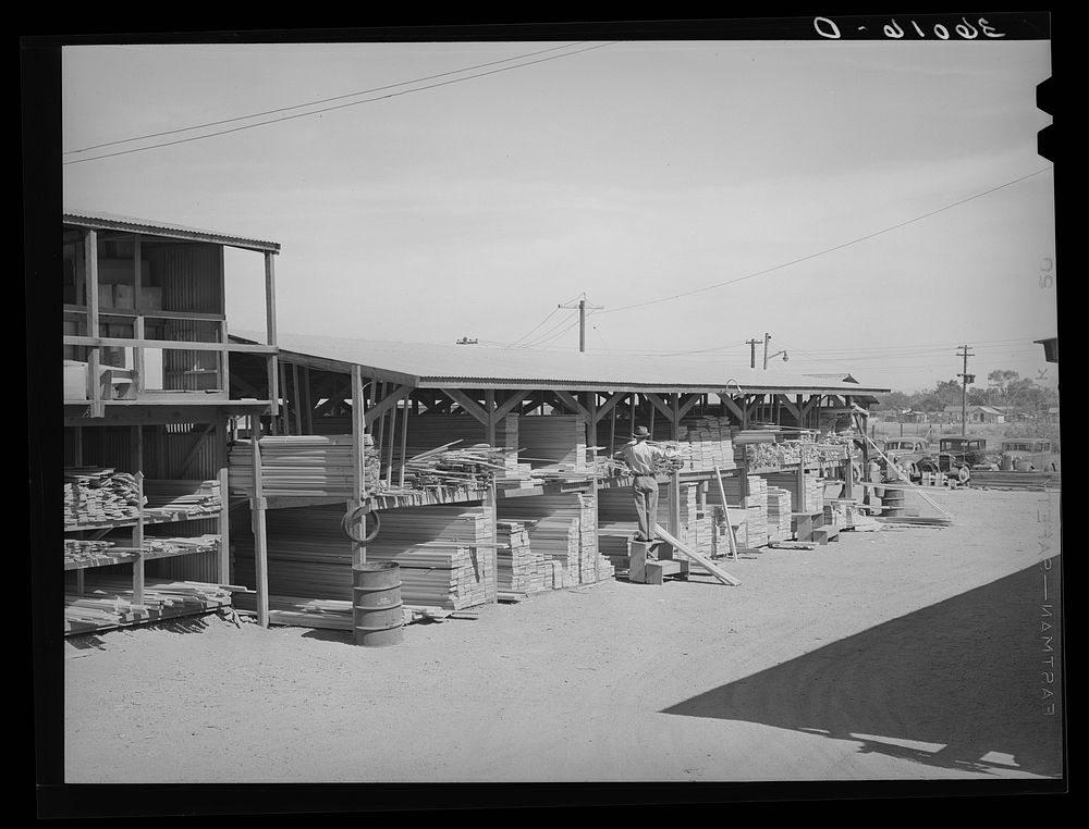 A complete line of cut lumber is carried by the United Producers and Consumers Cooperative at Phoenix, Arizona by Russell Lee
