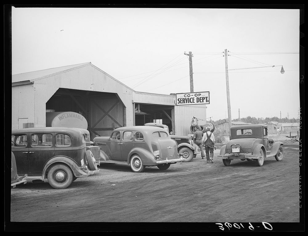 The United Producers and Consumers Cooperative maintains its own automobile service department. Phoenix, Arizona by Russell…
