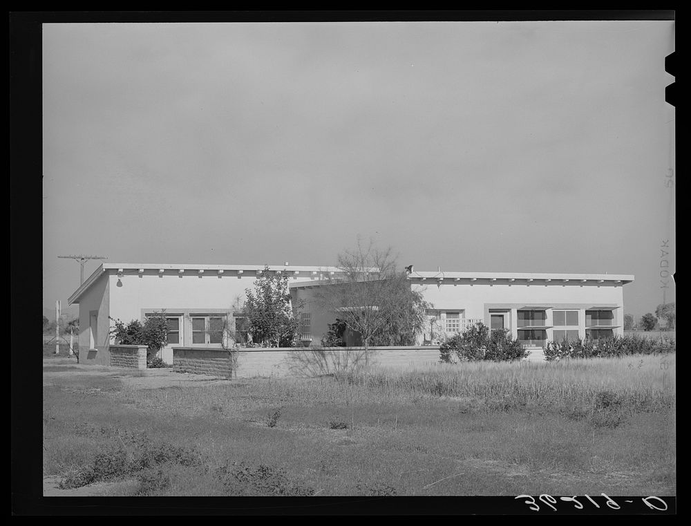Community building at the Arizona part-time farms. Chandler Unit, Maricopa County, Arizona by Russell Lee