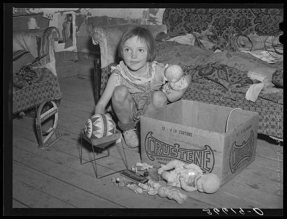 [Untitled photo, possiby related to: Josie Caudill with her toys. Pie Town, New Mexico] by Russell Lee