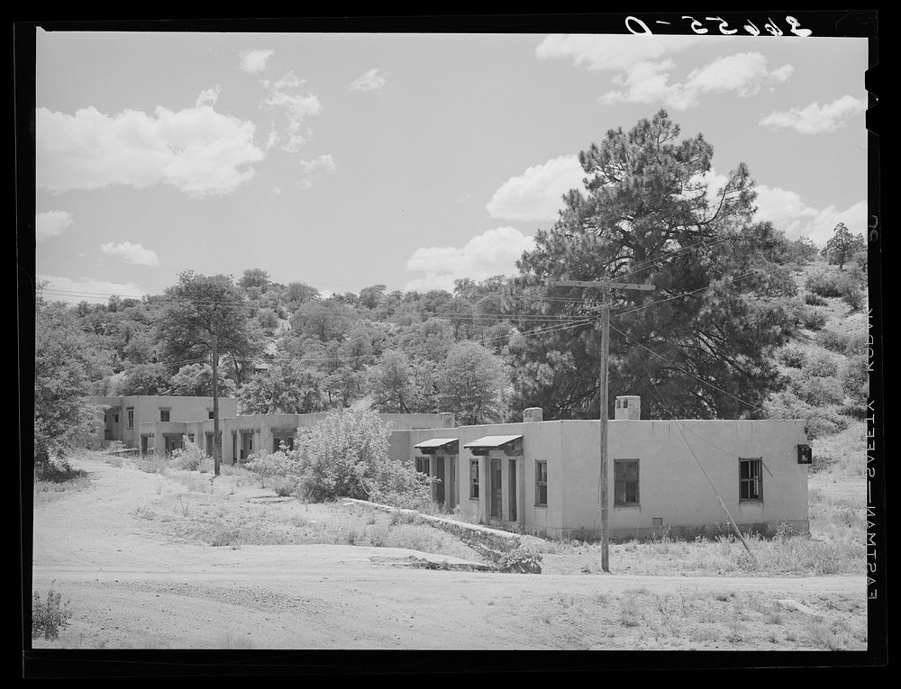 Company housing at Tyrone, New Mexico by Russell Lee