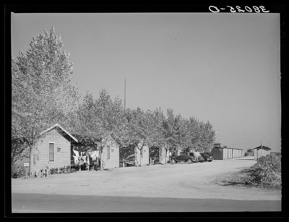 Housing for married people of Earl Fruit Company ranch. East of Delano, California by Russell Lee