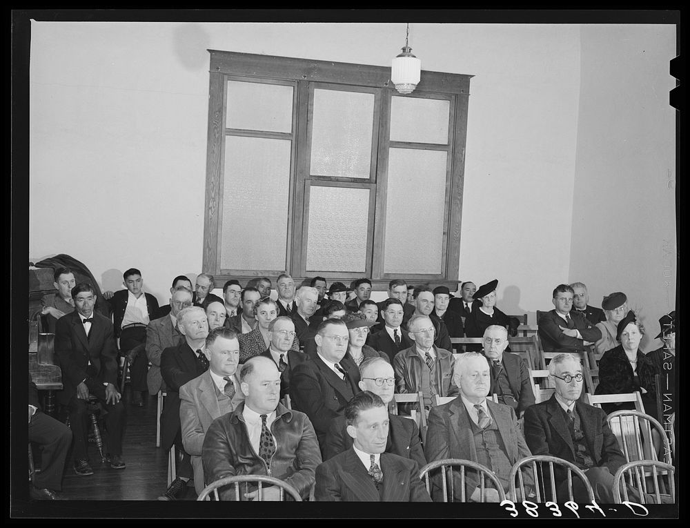 [Untitled photo, possibly related to: Members of the Loomis Fruit Association cooperative at their fortieth annual meeting.…