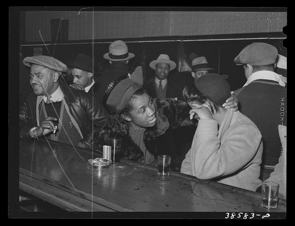 Scene at bar. Southside of Chicago, Illinois by Russell Lee