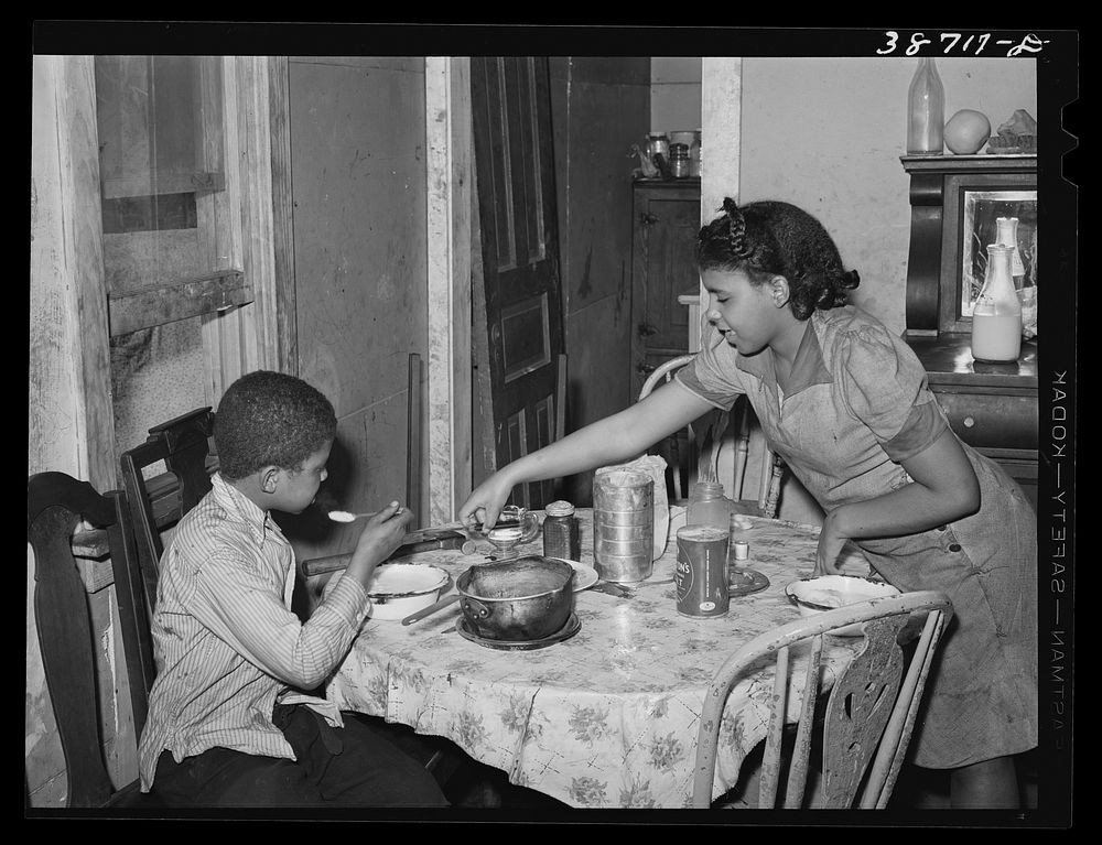  children. Chicago, Illinois by Russell Lee