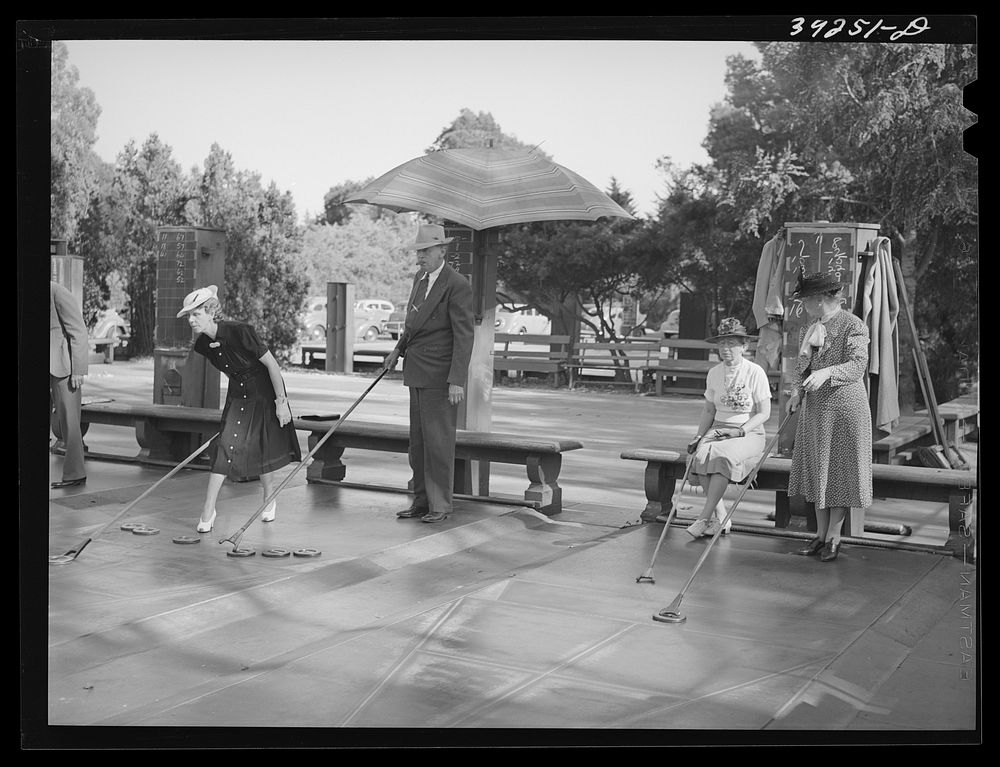 Oldsters playing shuffleboard at Balboa Park, California by Russell Lee