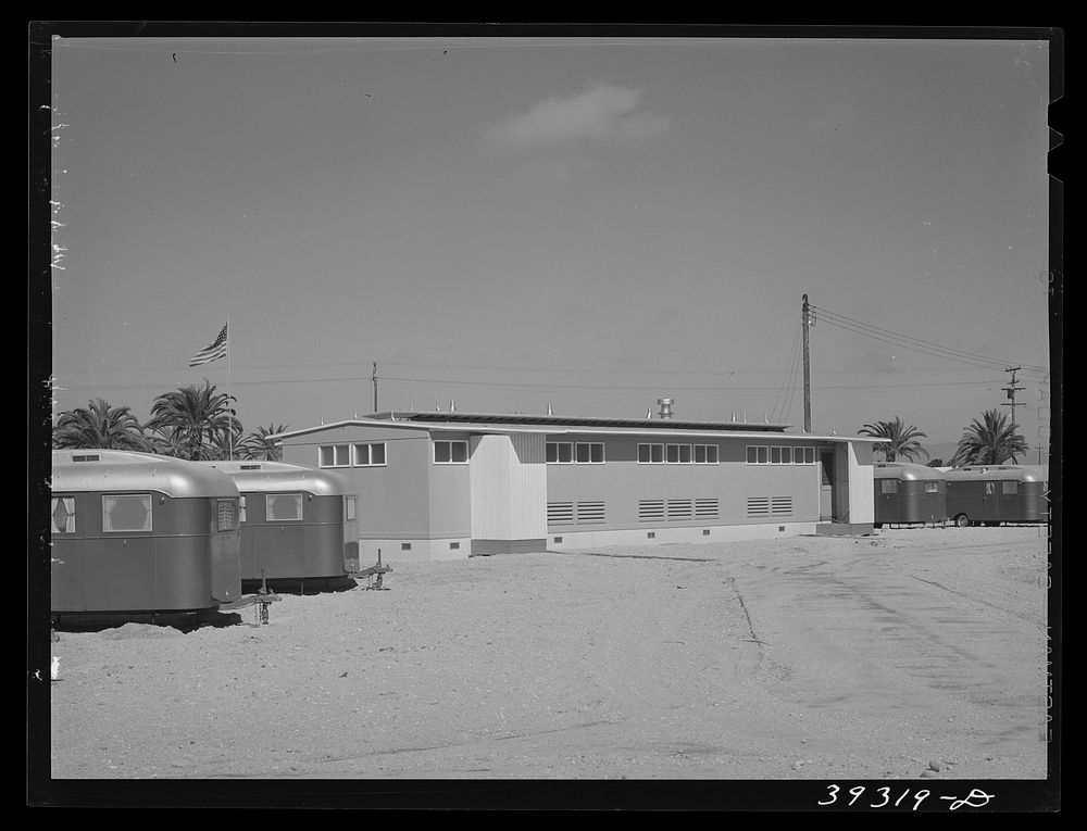Building which houses the sanitary facilities at the FSA (Farm Security Administration) trailer camp for defense workers.…