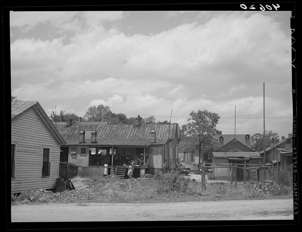 Houses in  quarter of Durham, North Carolina. Sourced from the Library of Congress.