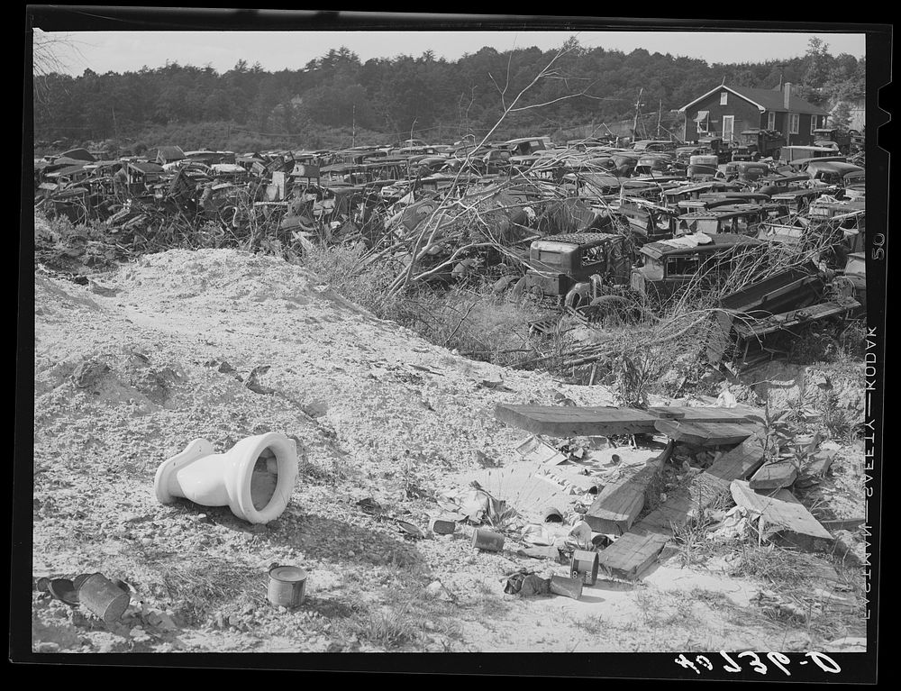 Junkyard near Sulphur Springs, Maryland, along U.S. Highway No. 1. Sourced from the Library of Congress.