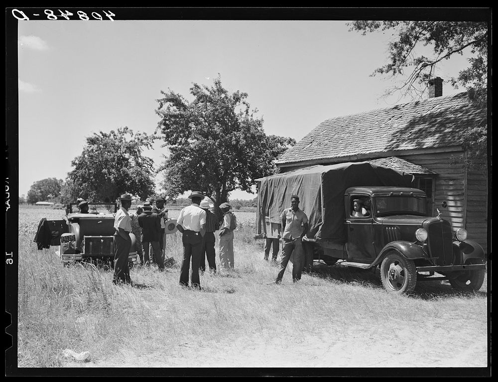 Florida migrants preparing to leave Old Trap, North Carolina. Sourced from the Library of Congress.