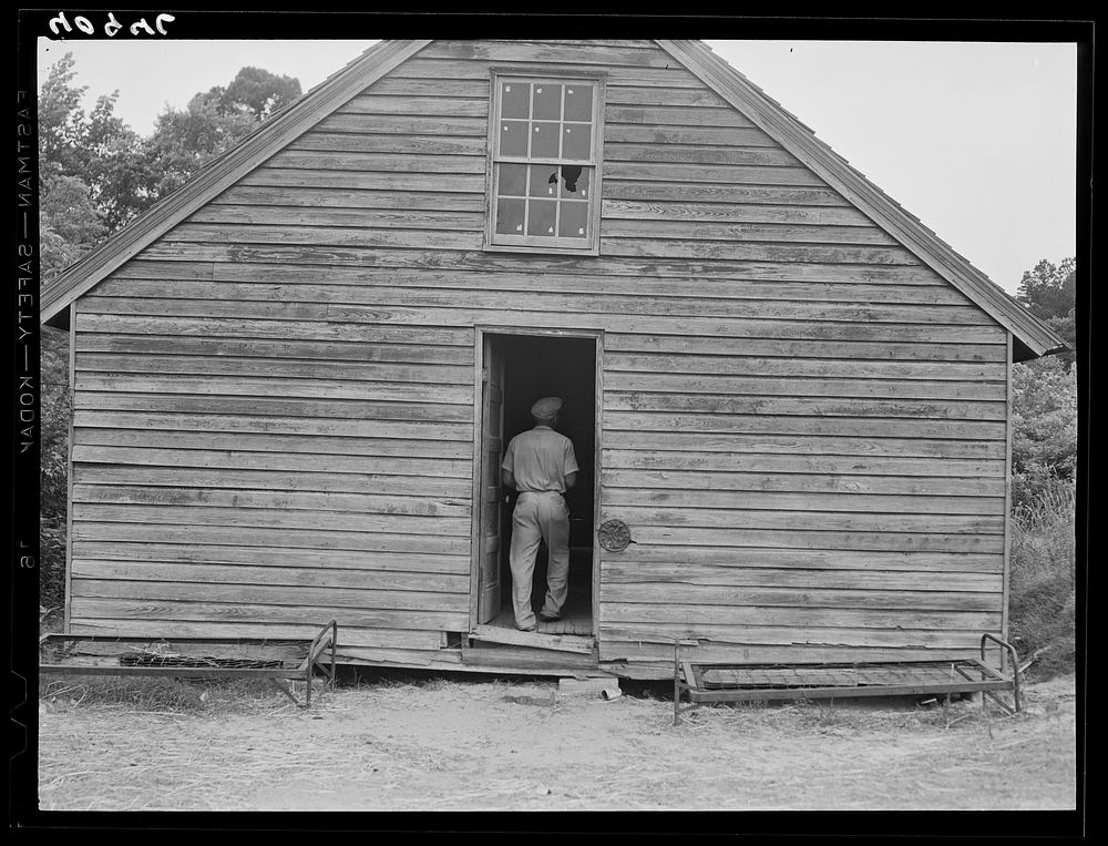 Housing for migratory agricultural workers near Accomac, Virginia. Sourced from the Library of Congress.