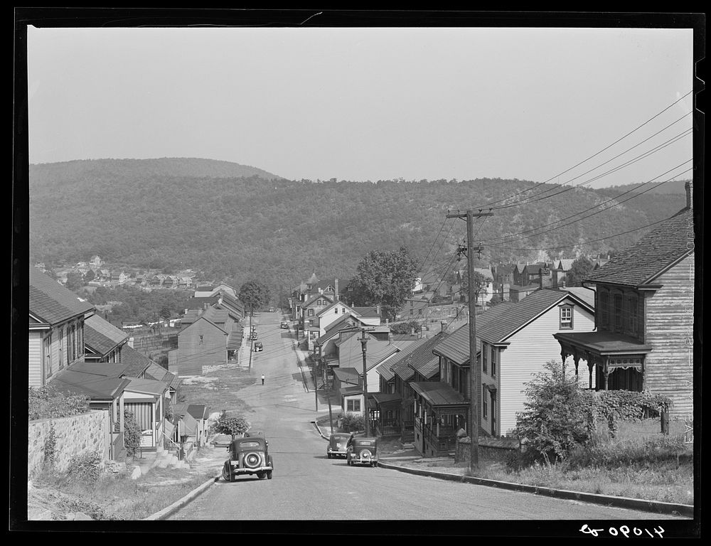 Street in Upper Mauch Chunk, Pennsylvania. Sourced from the Library of Congress.