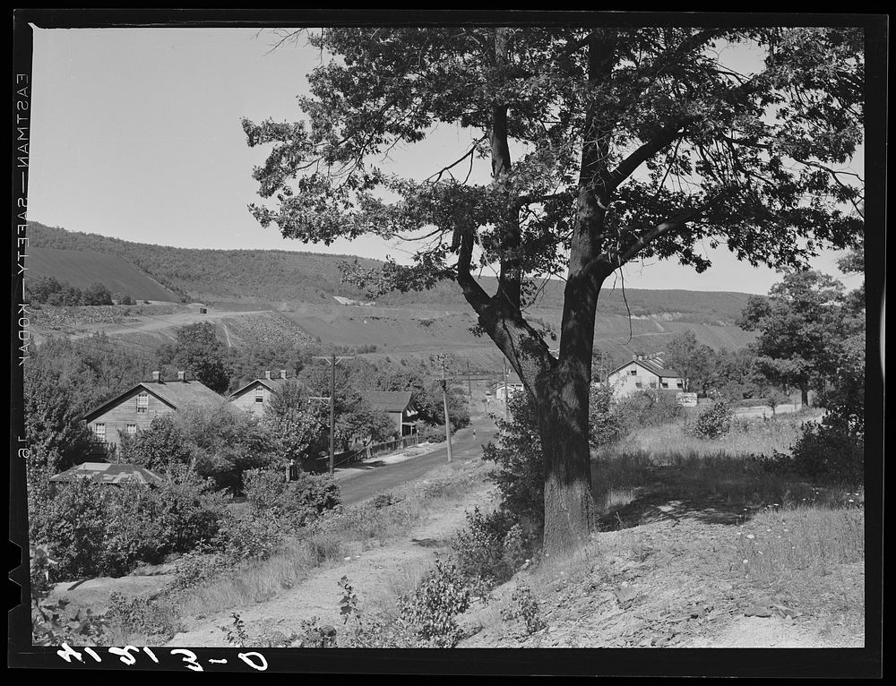 Landscape near Landsford, Pennsylvania. Sourced from the Library of Congress.