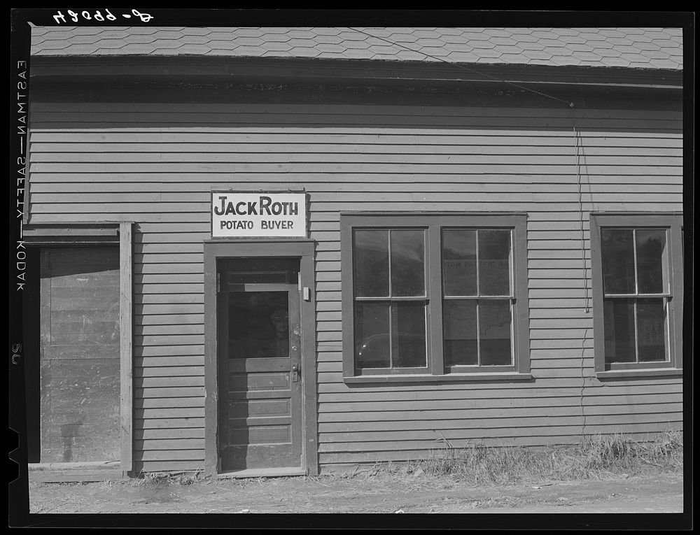 Office potato buyer Caribou, Maine. Free Photo rawpixel