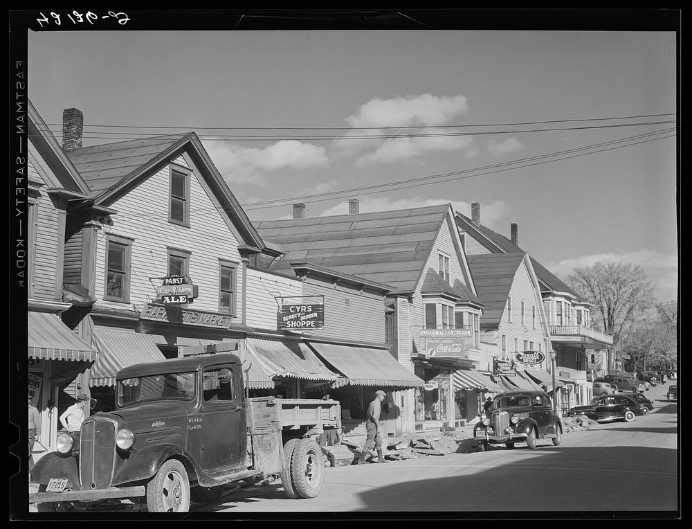 [Untitled photo, possibly related to: Main street in Caribou, Maine]. Sourced from the Library of Congress.