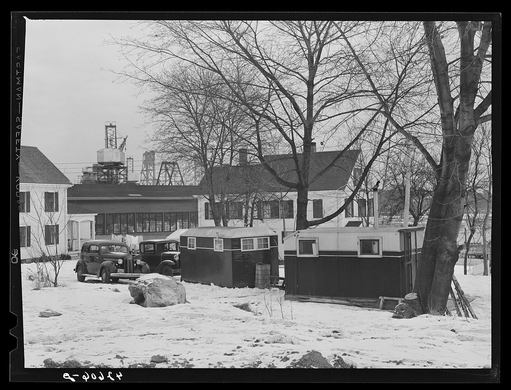 [Untitled photo, possibly related to: Trailers near the shipyard at Bath, Maine]. Sourced from the Library of Congress.