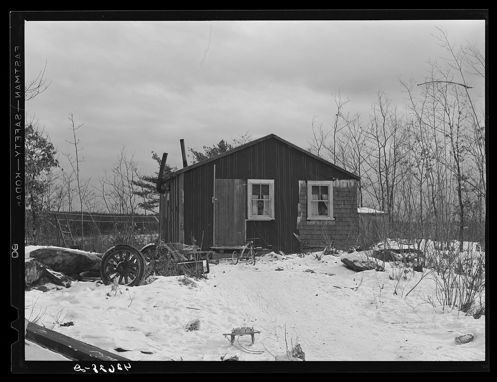 Mrs. Arthur Brown's shack. Bath, Maine. See caption #42624-D. Sourced from the Library of Congress.