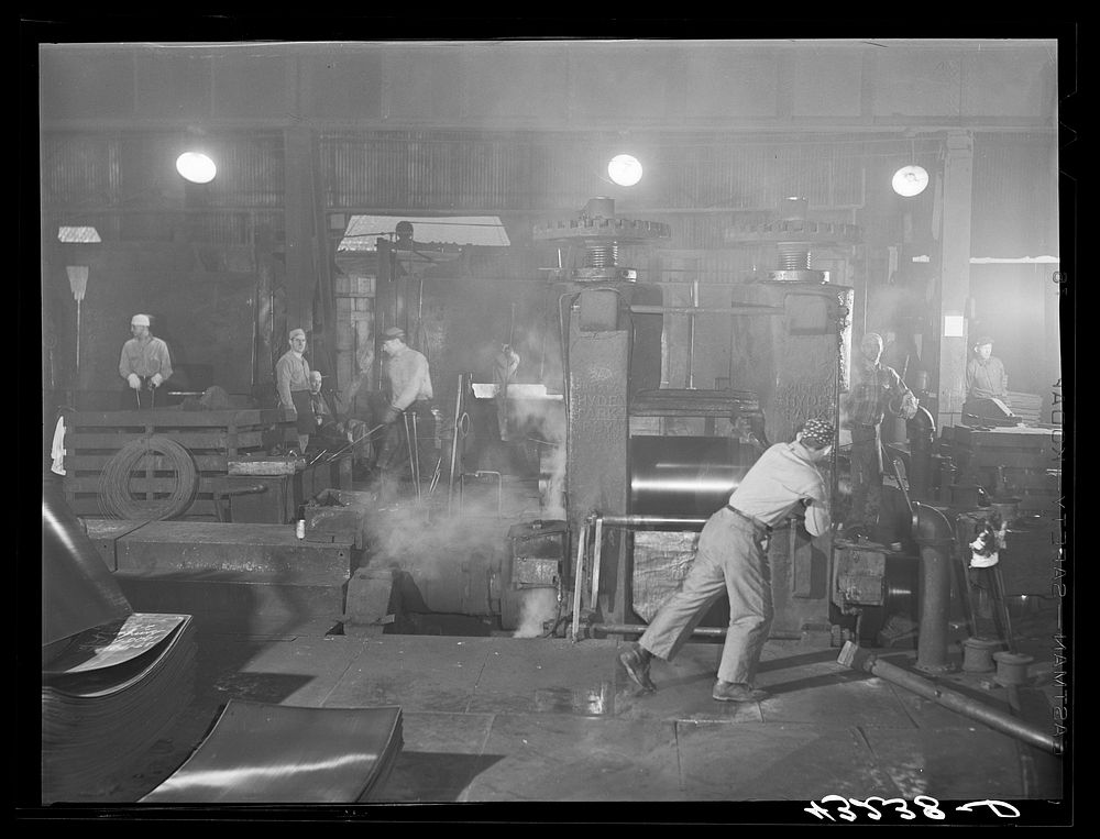 In the Washington Tinplate Works. Washington, Pennsylvania. Sourced from the Library of Congress.