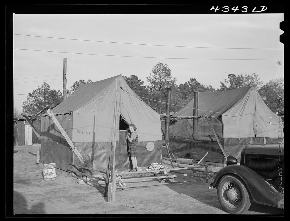 A camp for migratory workers at Fort Bragg. Near Fayetteville, North Carolina. Sourced from the Library of Congress.