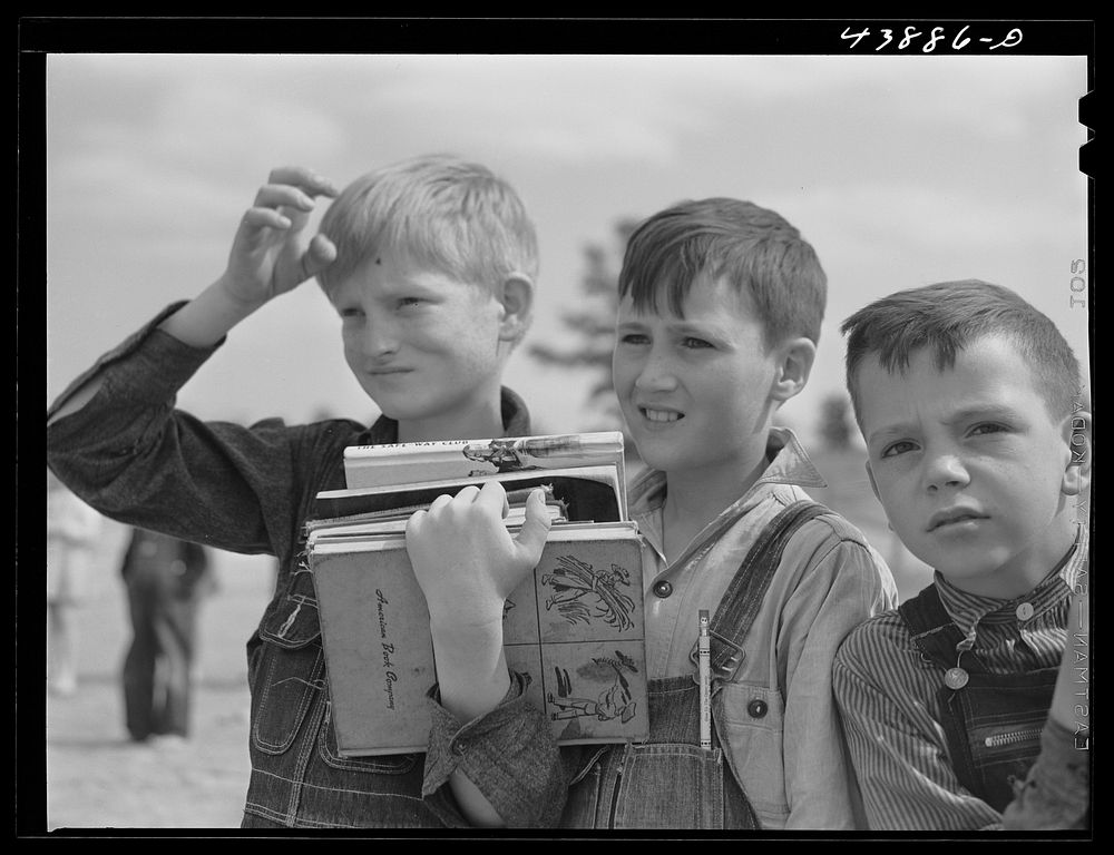 Schoolchildren in Heard County, Georgia. Sourced from the Library of Congress.