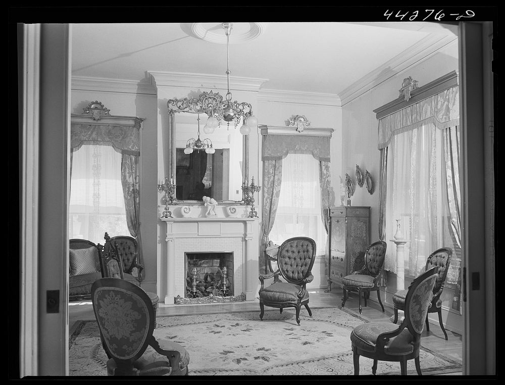 Interior of the Lamb home in Union Point. Mr. Harold Lamb is the owner of the mill in Union Point. Union Point, Greene…