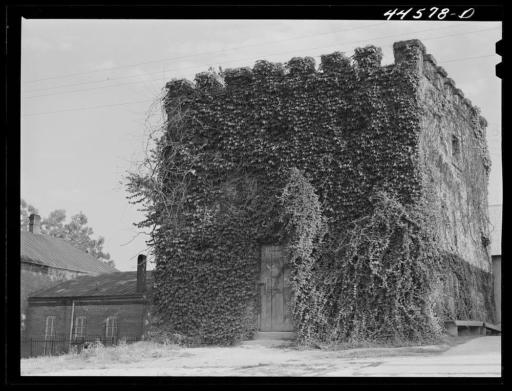 The old county jail. Greensboro, Greene County, Georgia. Sourced from the Library of Congress.