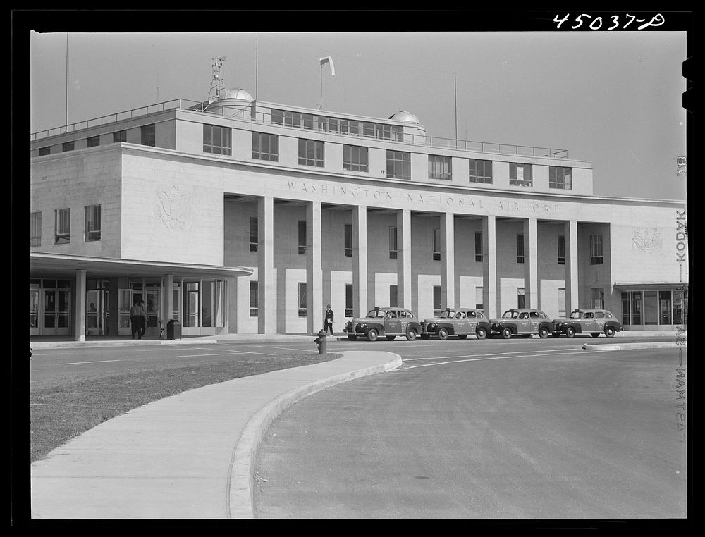 View of the front of the administration building. Washington, D.C. municipal airport. Sourced from the Library of Congress.