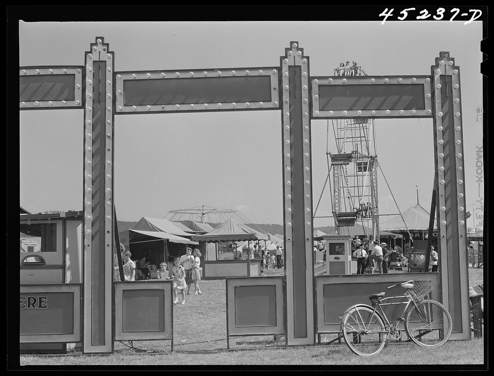 American Legion carnival near Bellows Falls, Vermont. Sourced from the Library of Congress.