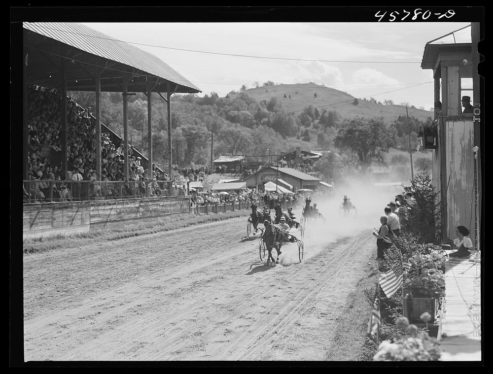 Sulky races at the World's Fair at Tunbridge, Vermont. Sourced from the Library of Congress.