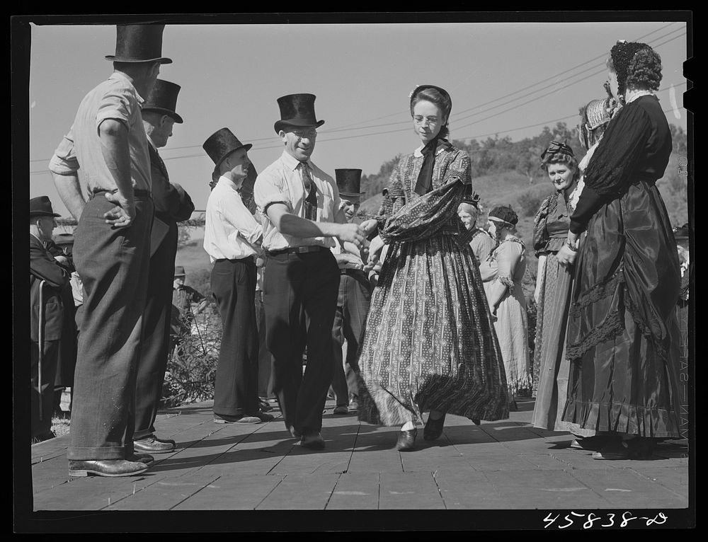 Square dances at the World's Fair at Tunbridge, Vermont. Sourced from the Library of Congress.
