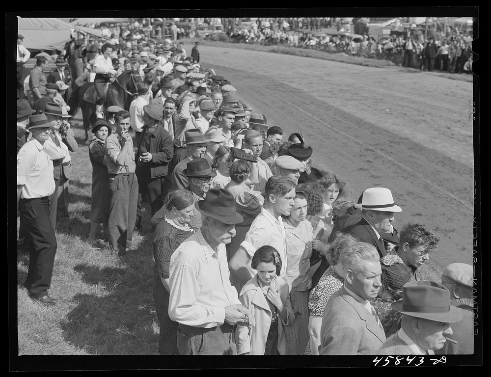 Spectators at parade at the World's Fair. Tunbridge Vermont. Sourced from the Library of Congress.