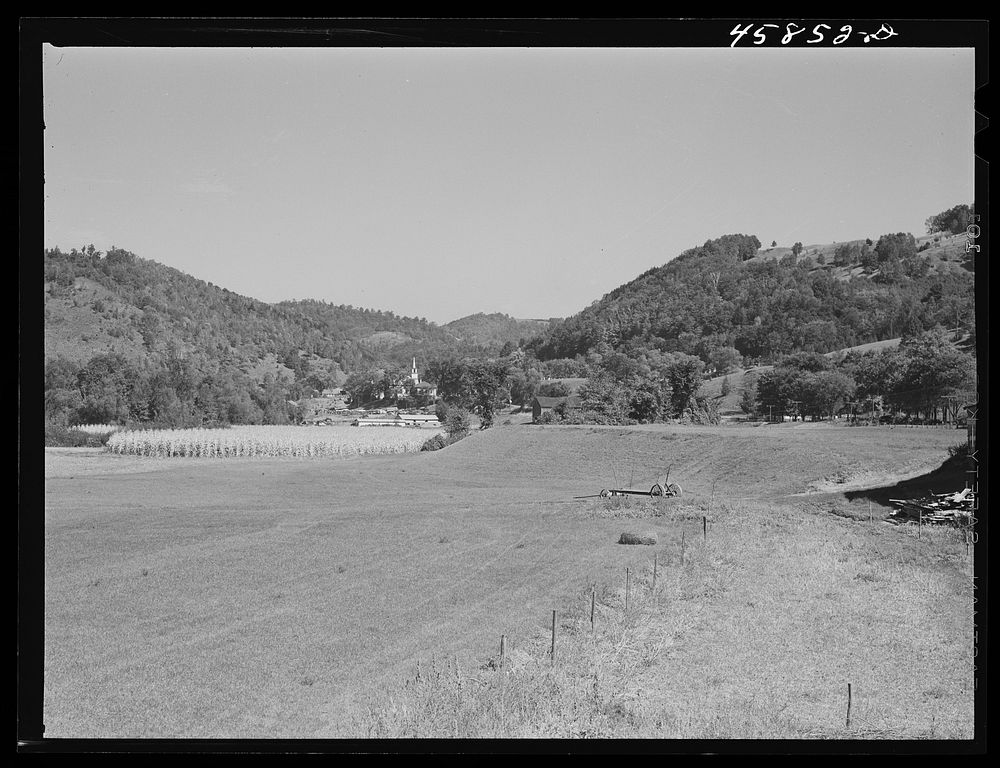 View of Tunbridge, Vermont. Sourced from the Library of Congress.