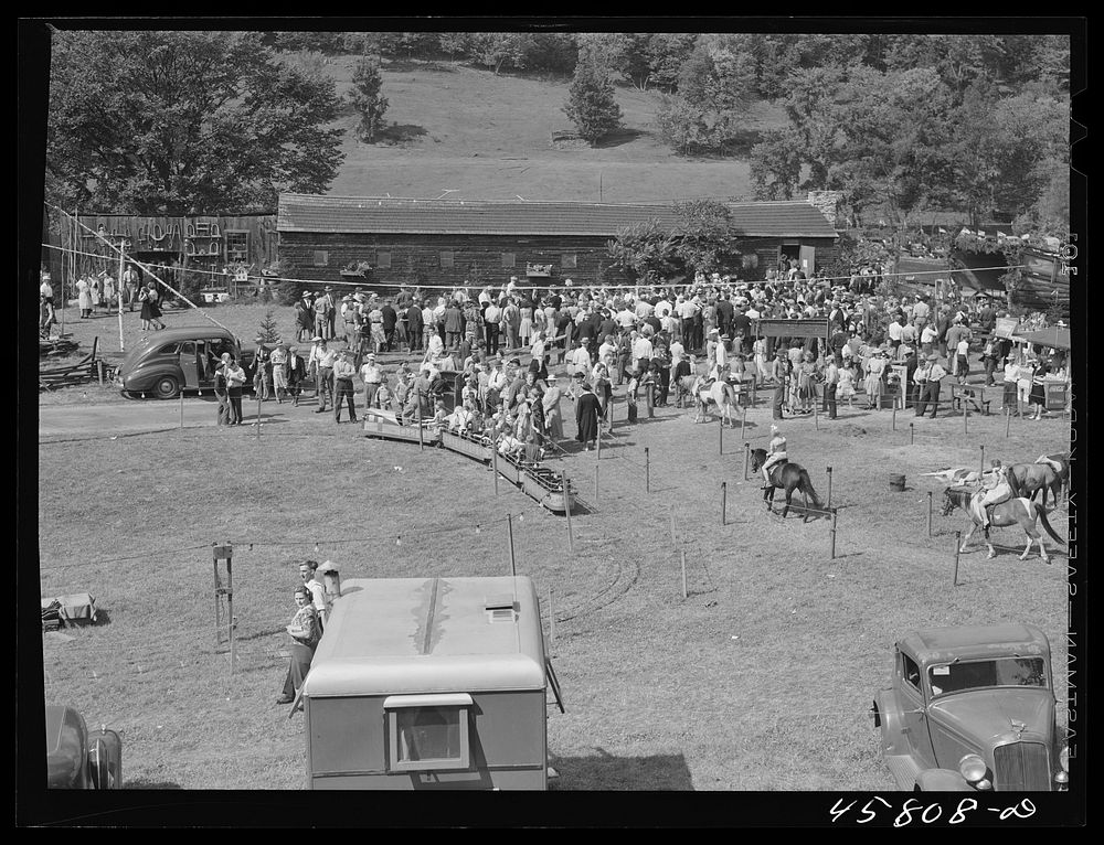 At the World's Fair at Tunbridge, Vermont. Sourced from the Library of Congress.