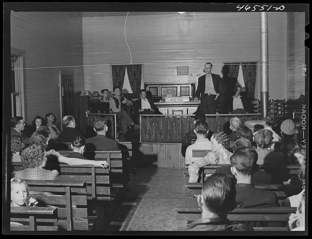 Union meeting of textile workers in Greensboro, Greene County, Georgia. Sourced from the Library of Congress.