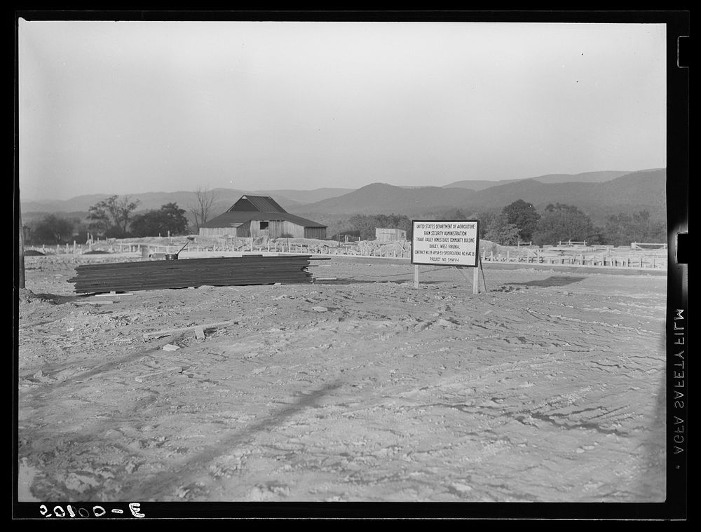 [Untitled photo, possibly related to: Barn on farm between Elkins and Morgantown, West Virginia]. Sourced from the Library…