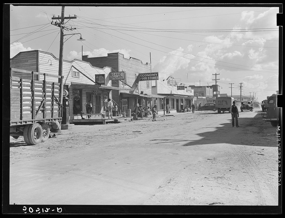 Street in  section. Belle Glade, Florida. Sourced from the Library of Congress.
