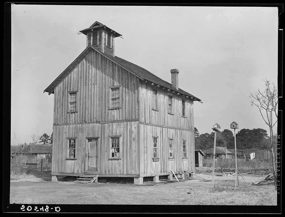Schoolhouse in sawmill camp. Ashepoo, South Carolina. Sourced from the Library of Congress.