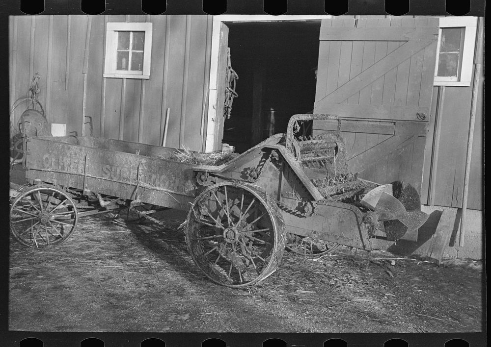 Manure spreader, Emmet County, Iowa by Russell Lee