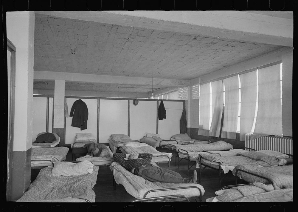 Dormitory, homeless men's bureau, Sioux City, Iowa by Russell Lee