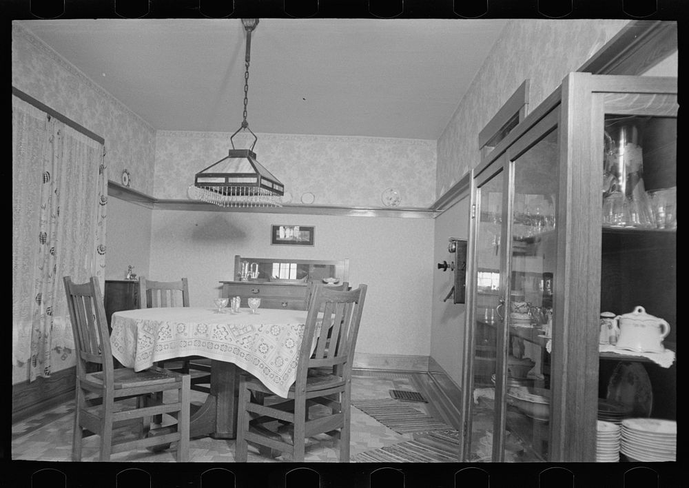 Dining room of Levi Mills farmhouse near Spencer, Iowa by Russell Lee