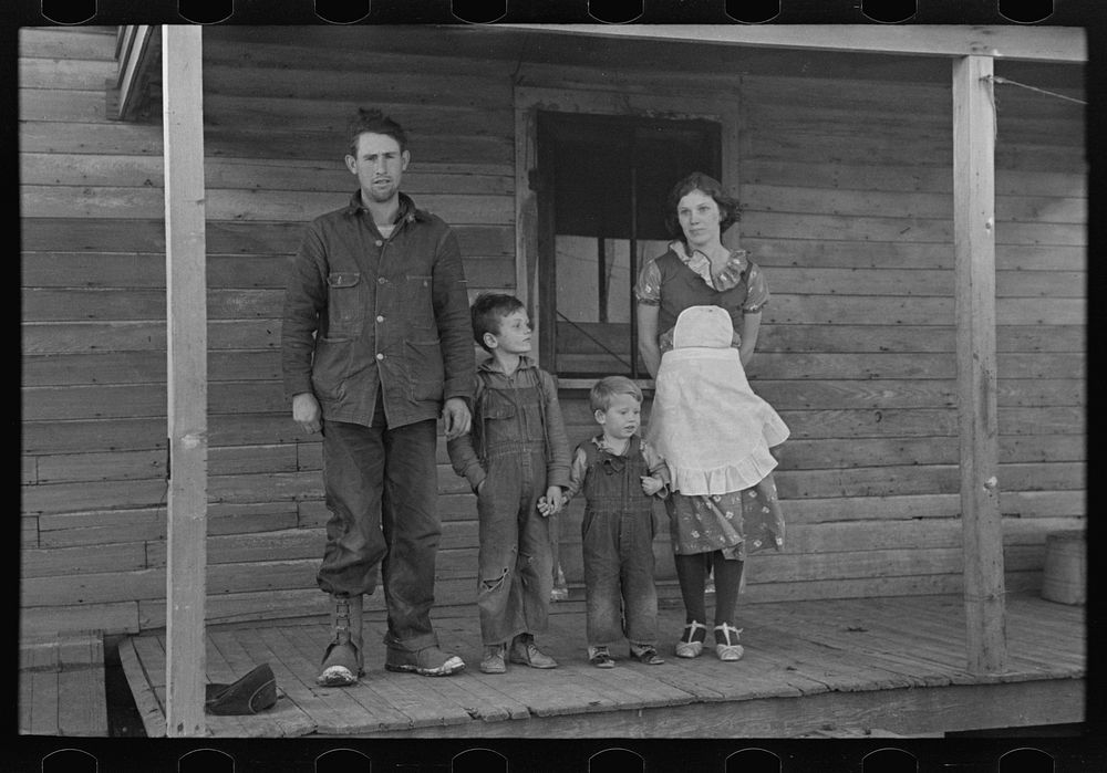 Gernie Marshall and family, near Ringgold, Iowa by Russell Lee