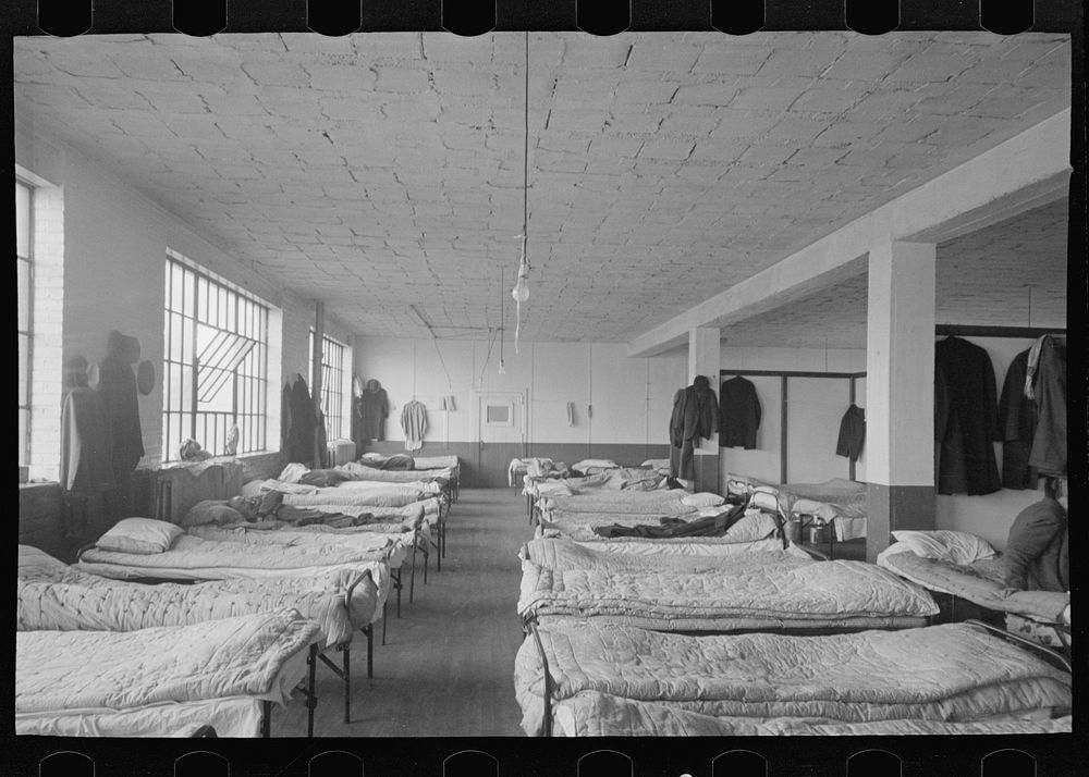 General view of dormitory, homeless men's bureau, Sioux City, Iowa by Russell Lee