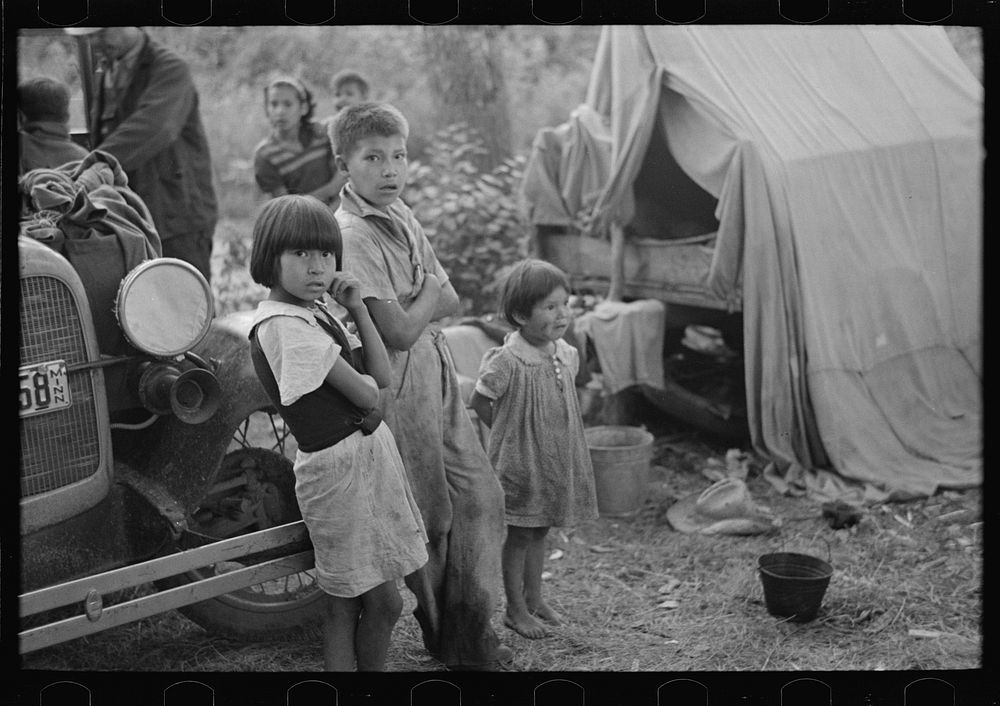 Indian children in camp near Little Fork, Minnesota by Russell Lee