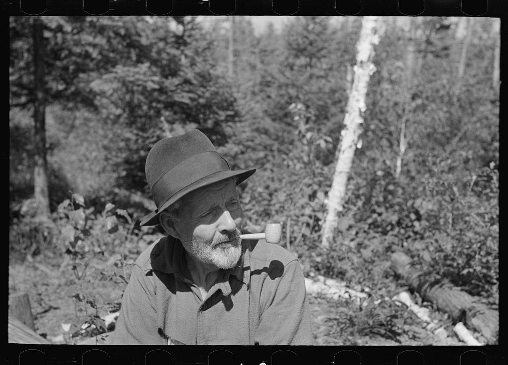 [Untitled photo, possibly related to: Old mining prospector near Winton, Minnesota] by Russell Lee