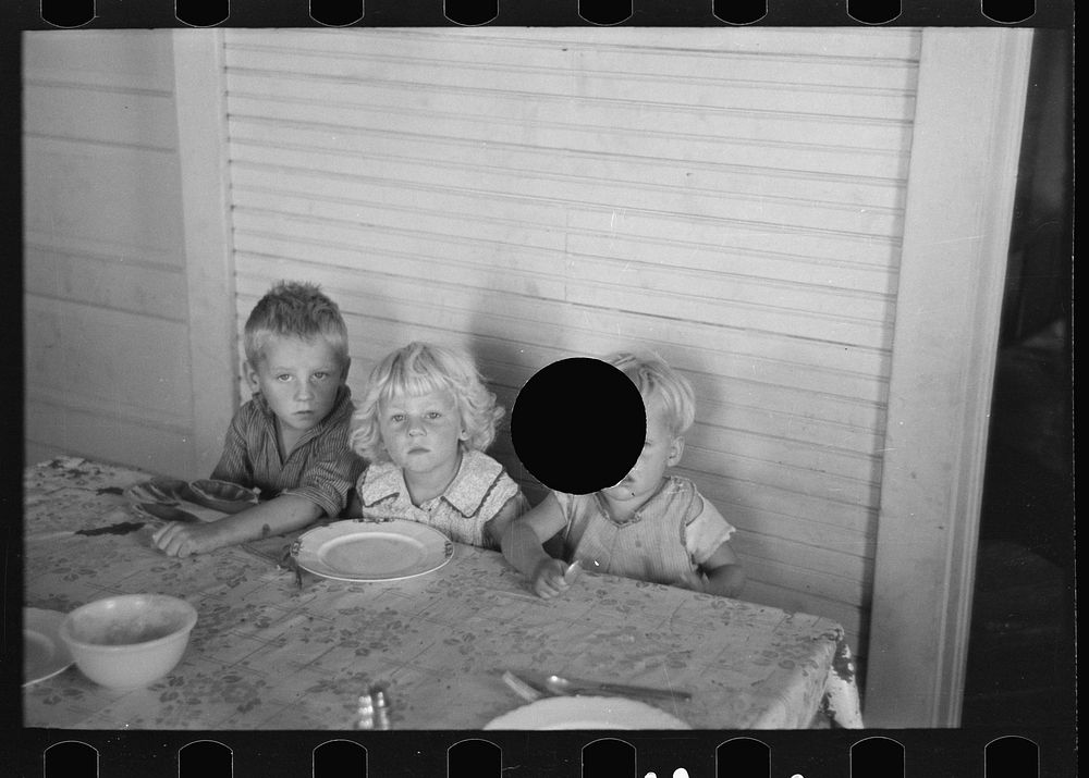 [Untitled photo, possibly related to: Children of Olaf Fugelberg waiting for dinner. Williams County, North Dakota] by…