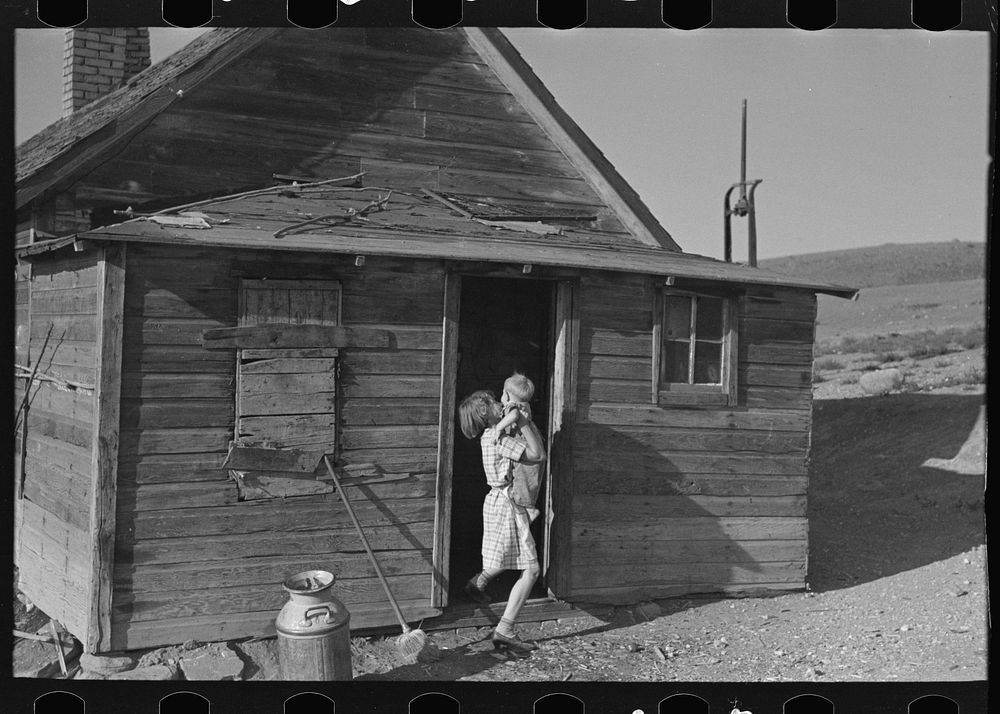 Williston (vicinity), North Dakota. Children of Floyd Peaches, farmer by Russell Lee