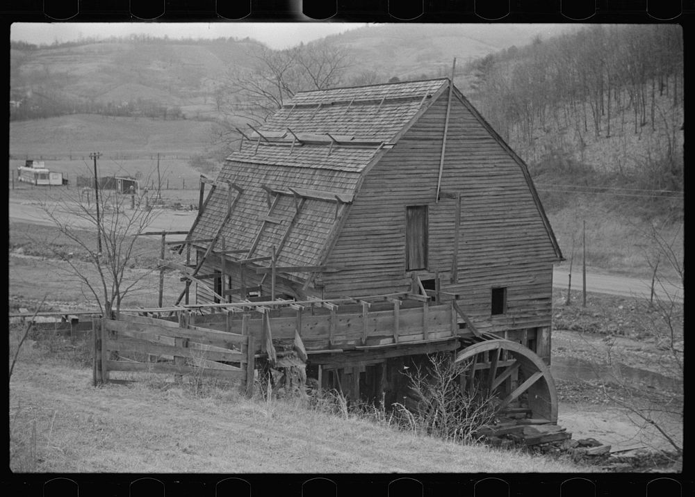 [Untitled photo, possibly related to: Detail of gristmill on way to Skyline Drive, Virginia] by Russell Lee